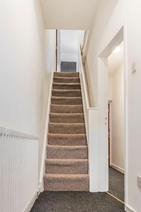 Home Near Anfield And Everton Fc With Free Parking Ливерпуль Экстерьер фото
